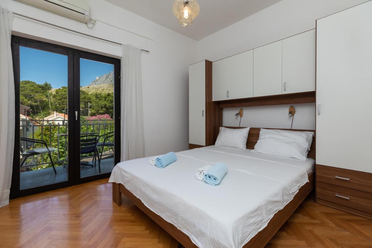 Apartments And Rooms By The Sea Lokva Rogoznica, Omis - 2973 Exterior photo